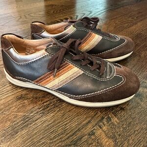 Tod’s boys leather/suede sneakers